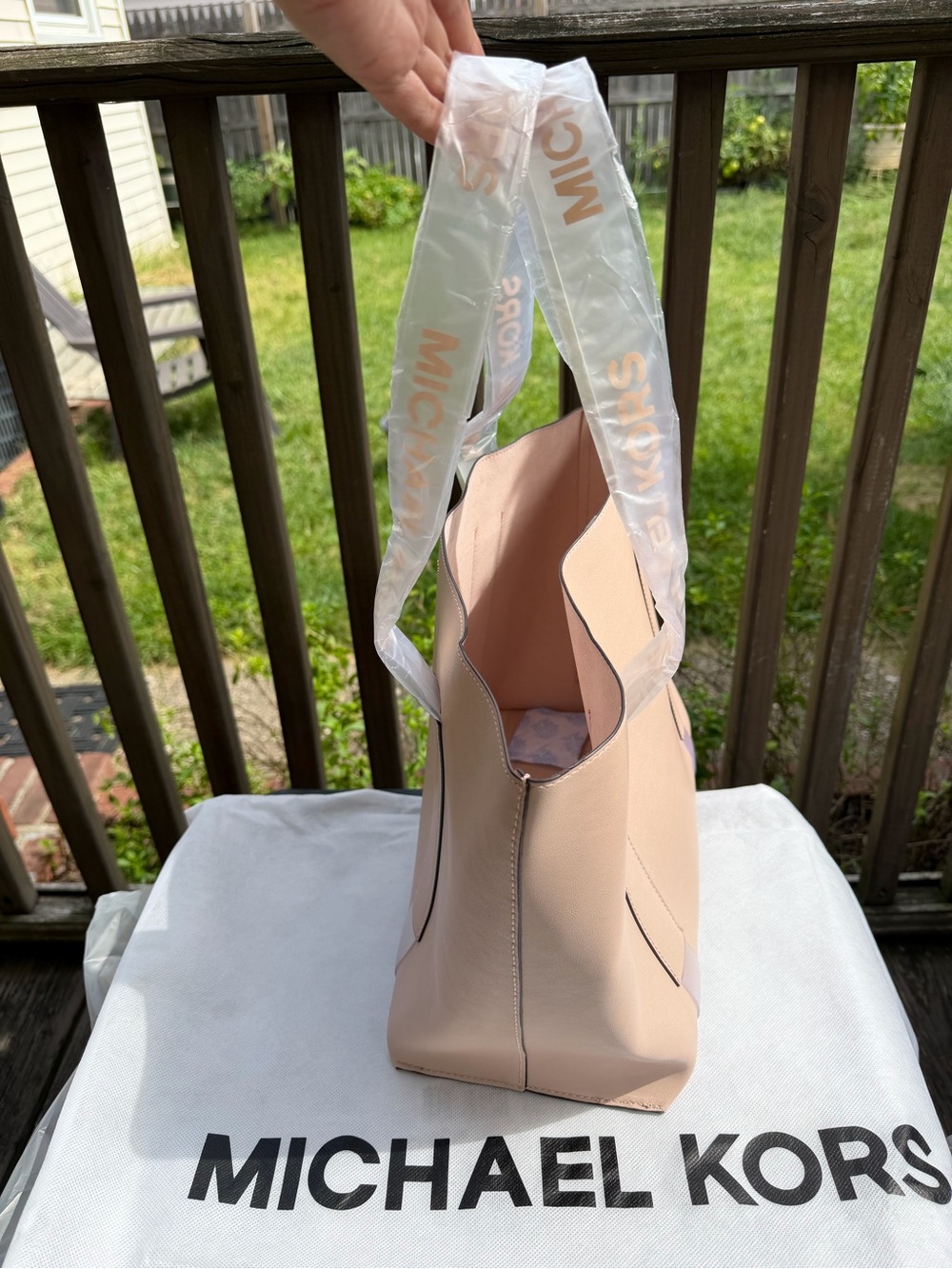 MICHAEL KORS Pale Pink Logo Strap Tote - Picture 7 of 12
